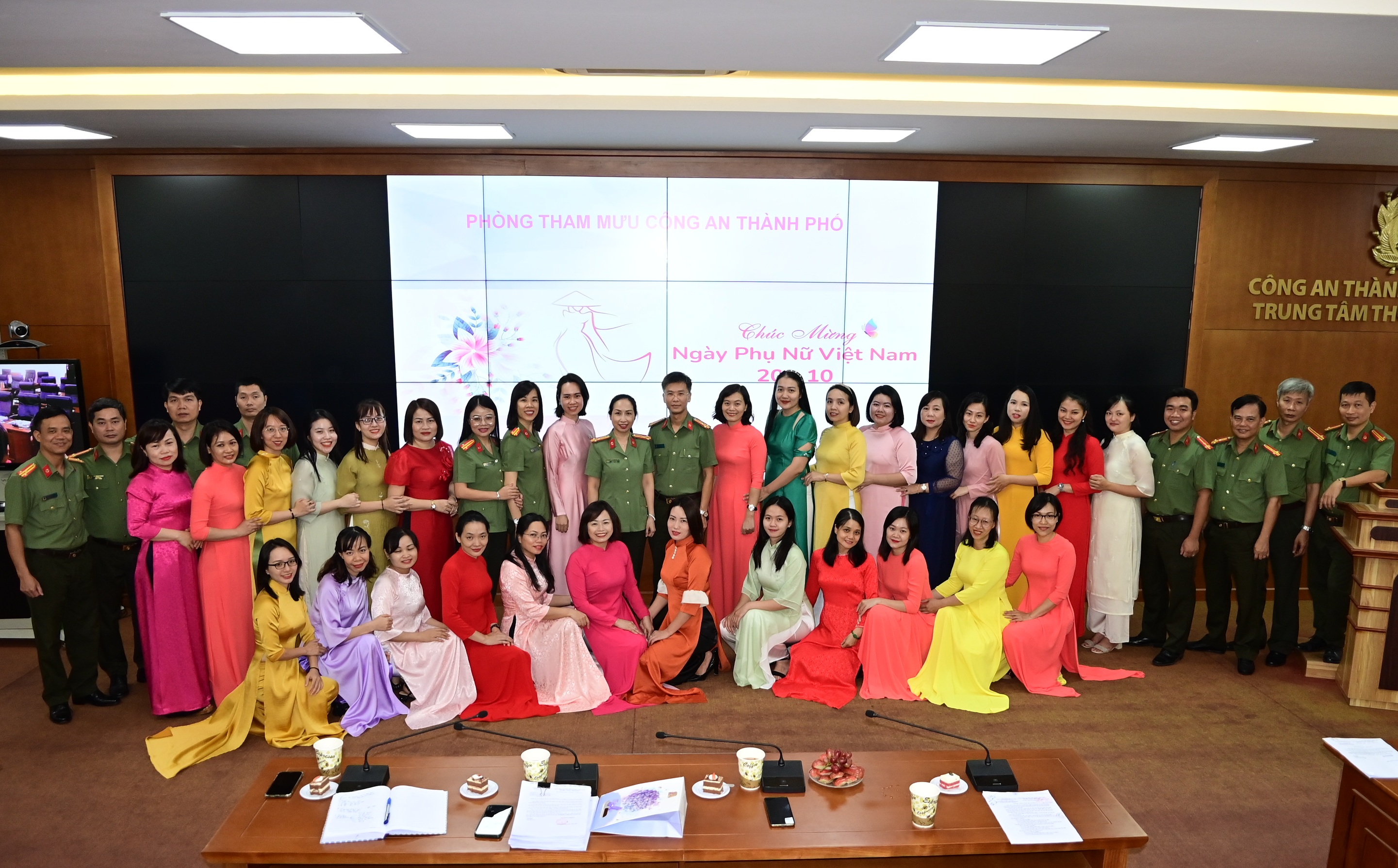 Hội phụ nữ Phòng Tham mưu tổ chức các hoạt động chào mừng ngày Phụ nữ Việt Nam